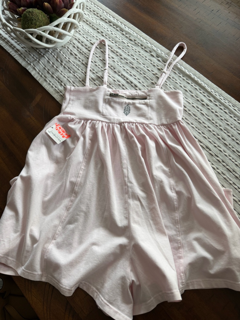 Hot Shot Strappy Romper XS NWT! - Picture 2 of 4